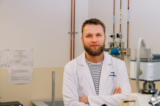 LAB ANTON-12